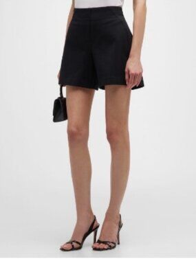 Spanx The Perfect A-Line Shorts NWT Size Large